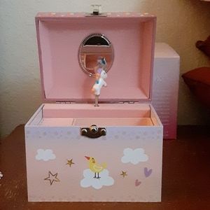 A Musical Jewelry